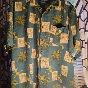 Bermuda Bay Men’s 100% Silk Shirt Blueish Gray Size M  Palm Print Green Shirt
